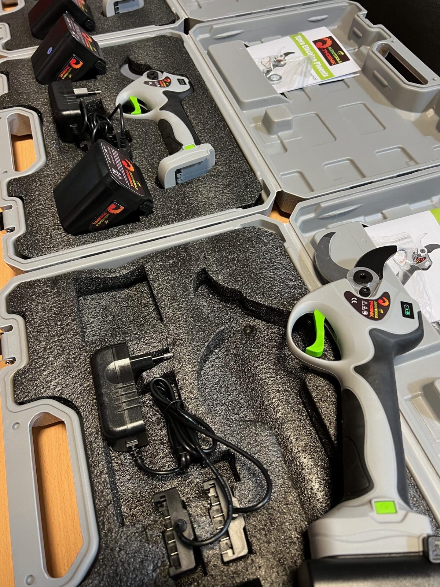Tijera Phoenix 1050W 21V 4AH - Imagen 5
