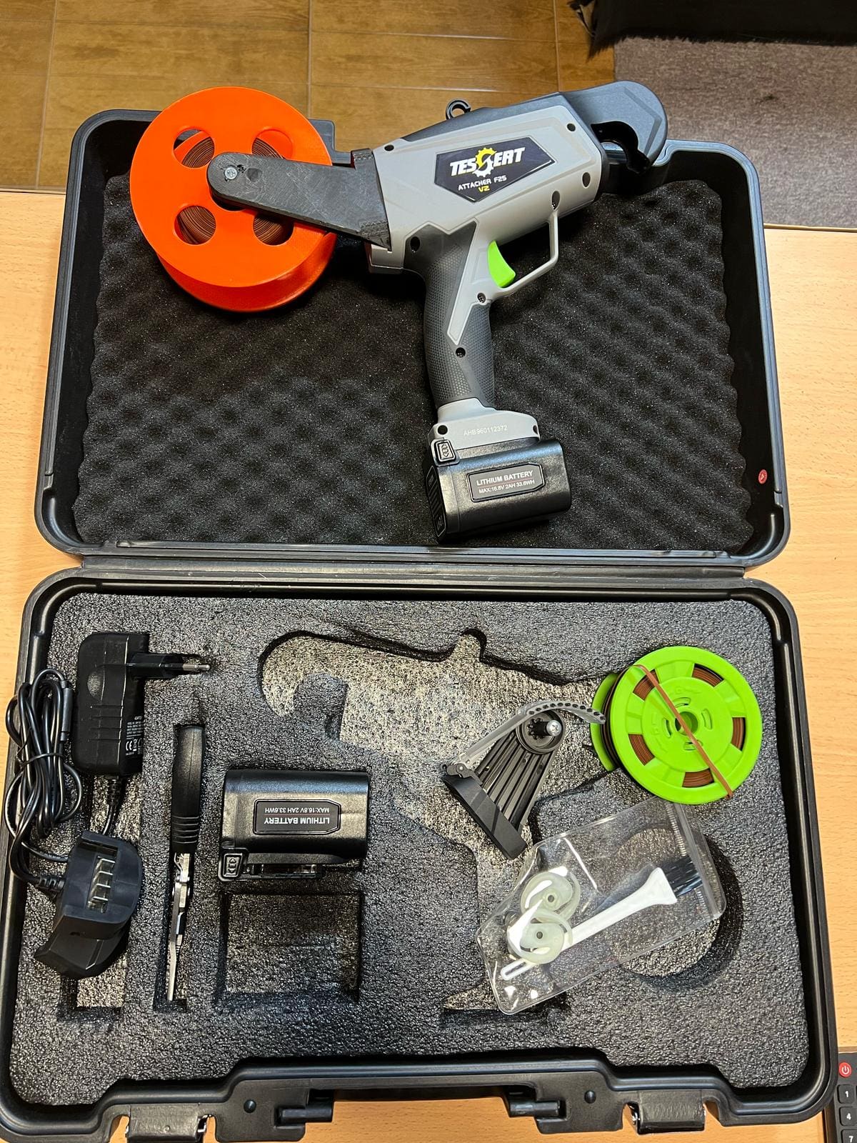 Atadora Viña Attacher V2 – Exclusiva con Soporte para Rollos de 200m - Imagen 4