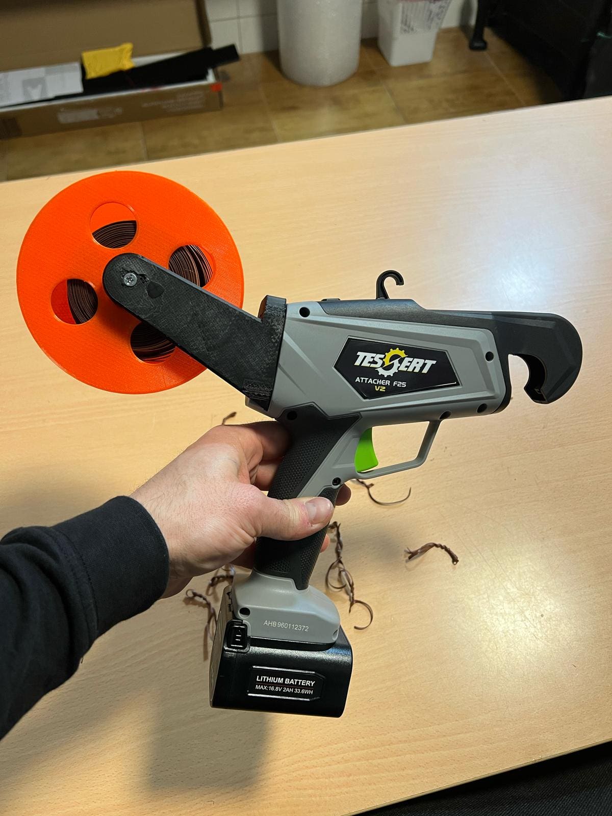 Atadora Viña Attacher V2 – Exclusiva con Soporte para Rollos de 200m - Imagen 5